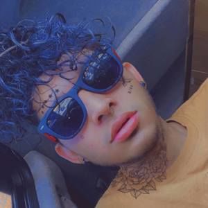 Meet your Posher, Carlos